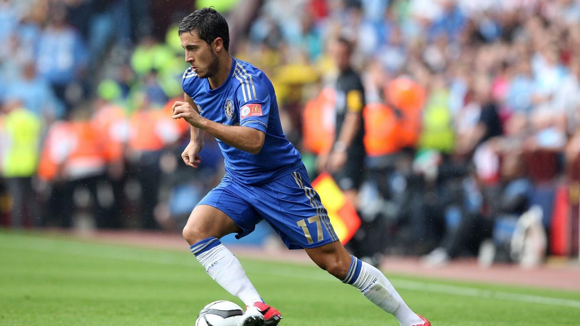 当沙漠绿洲遇上北欧冰川,库尔图瓦进攻端闪耀,沙特与瑞典的战术革命